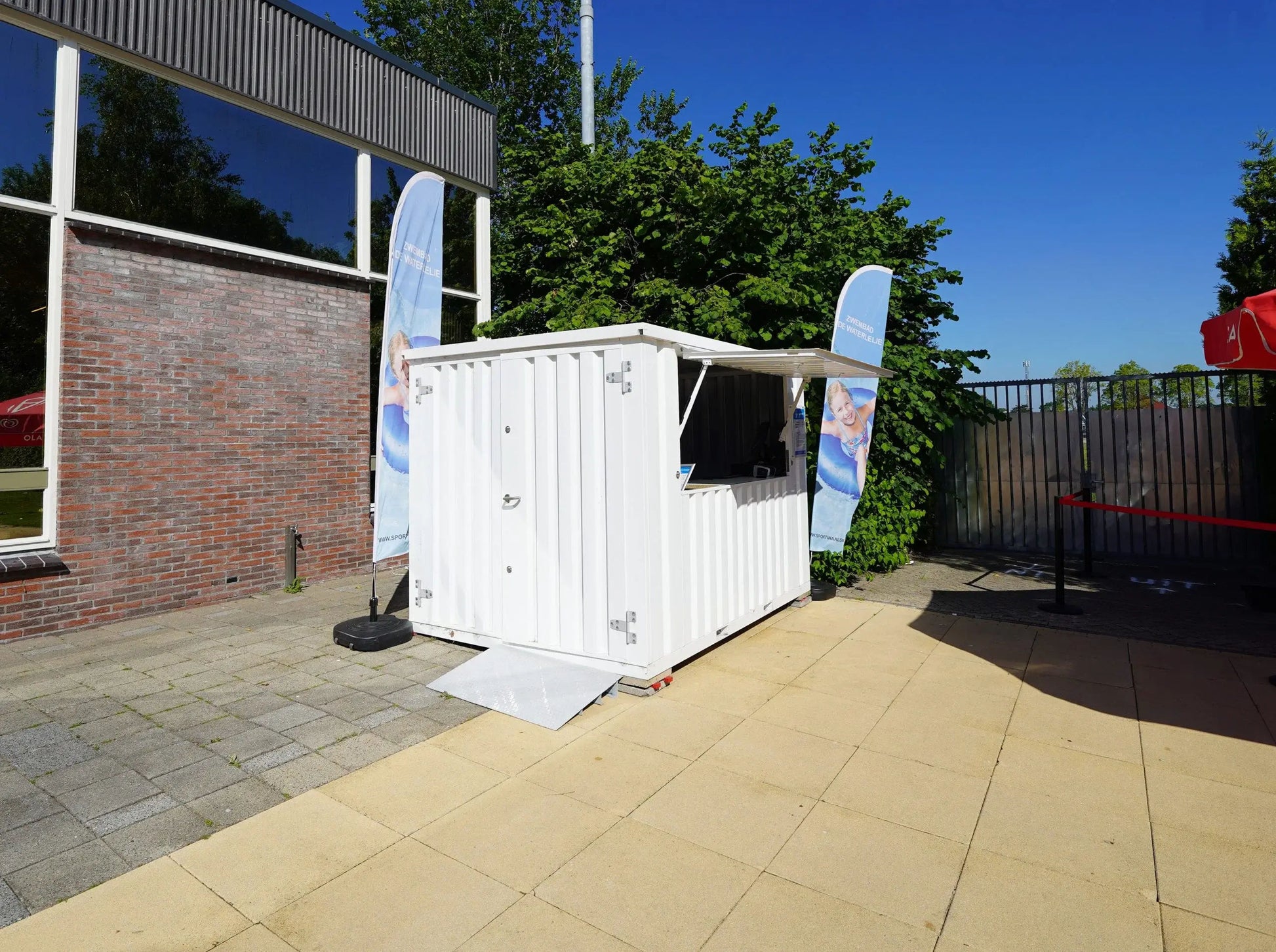 Modularer Demontierbarer Containerbar Gehäuse 4×2 m XL Weiß RAL 9016