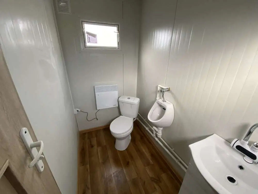 Bürocontainer 5×2,20 m Mit Sanitär Und LED Robuste Stahlkonstruktion