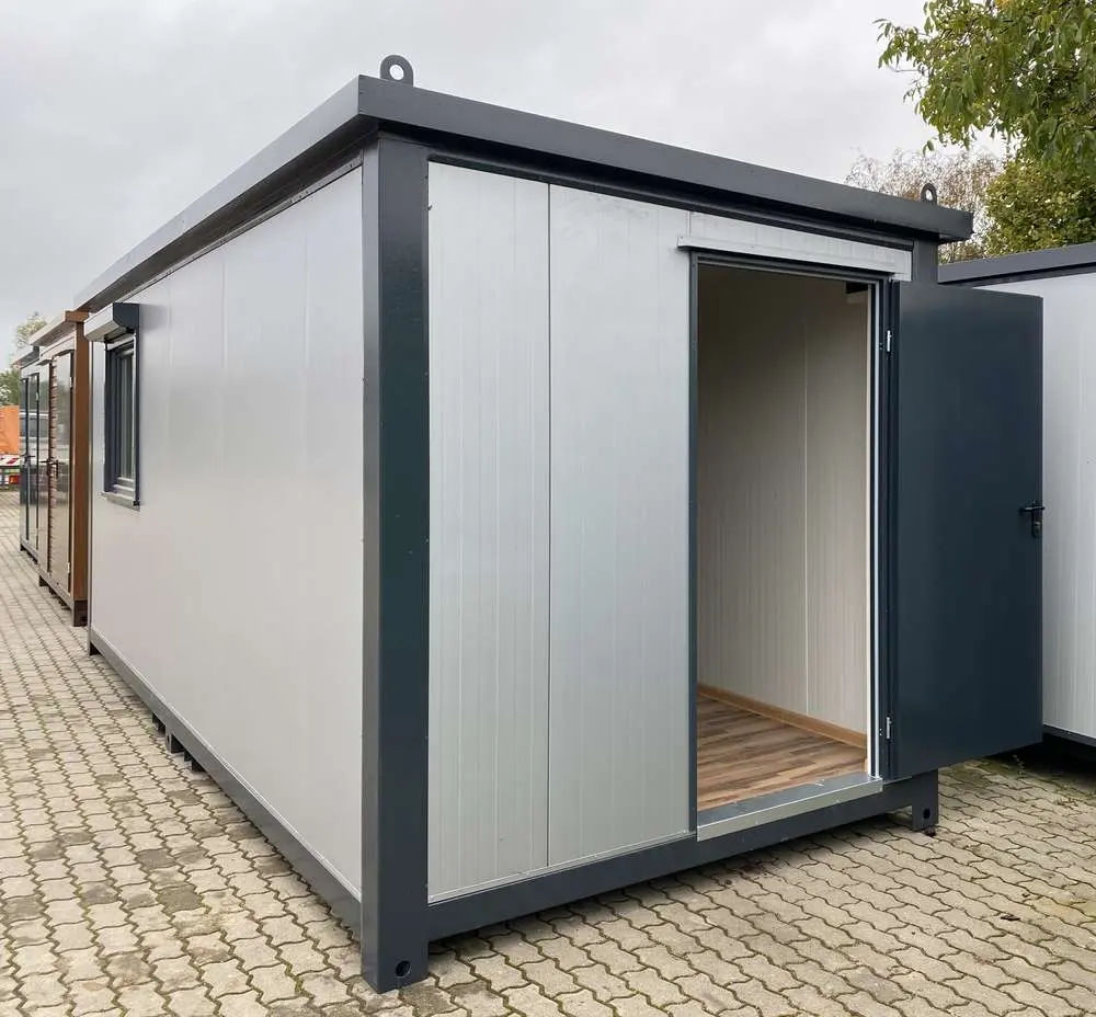 Bürocontainer Mit Rollläden 6×2,40 m Stahlrahmen Isoliert
