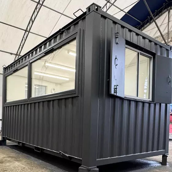 Cabina Personalizzata 4,8 × 2,4 m Struttura Acciaio Antivandalo