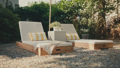 Luxusbetten24 Nara Sonnenliege Teakholz Naturoptik